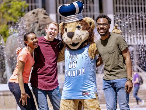 Odu Students With Big Blue